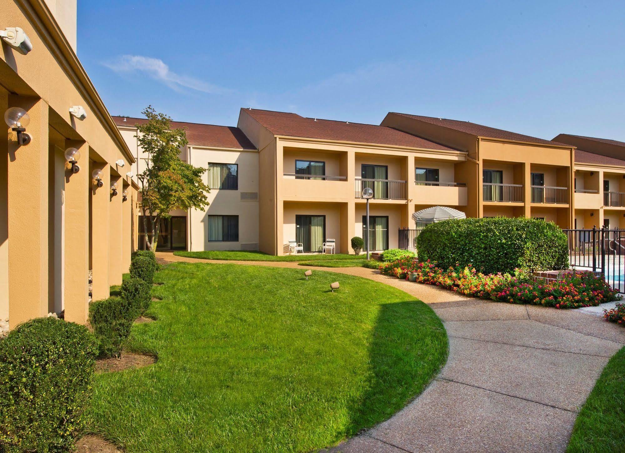 Hotel Courtyard By Marriott Richmond West Dumbarton Exterior foto